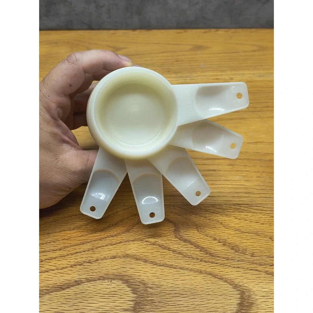 Tupperware #761‎ White/Translucent 5 Measuring Cup Set